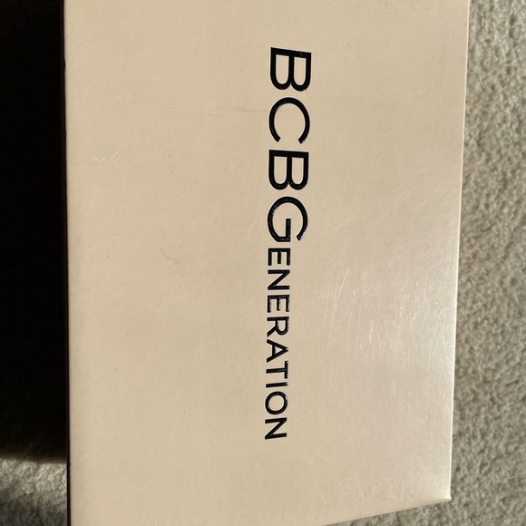 BCBG leopard print d’orsay heels sz 7 - Picture 2 of 7